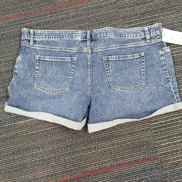 NWT Isabel Maternity MIDI Denim Shorts Size 16 - Picture 7 of 7